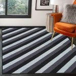Kolm striped rug in Black Grey