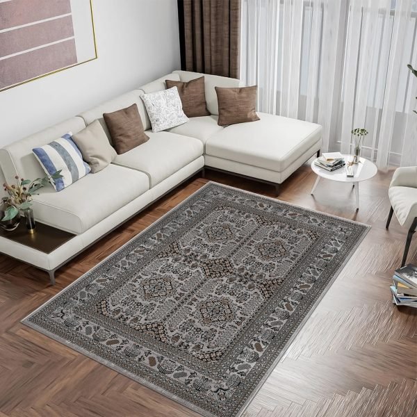 Zinat traditional rug in Grey