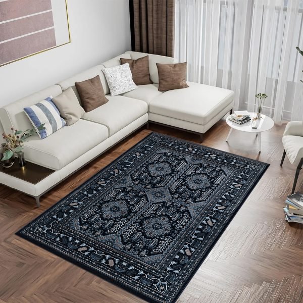 Zinat traditional rug in Navy