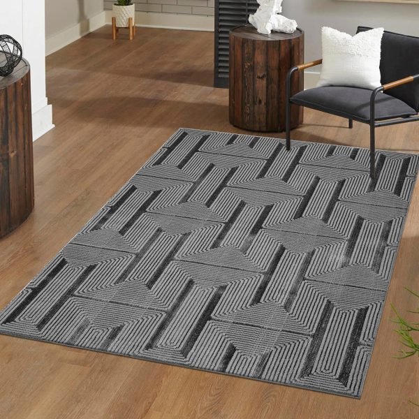 Luna geometric rug in Dark Grey